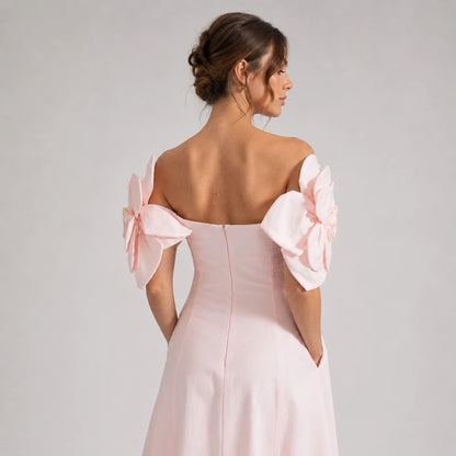 Robe midi épaules dénudées à détails floraux