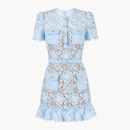 Robe florale brodée à manches courtes