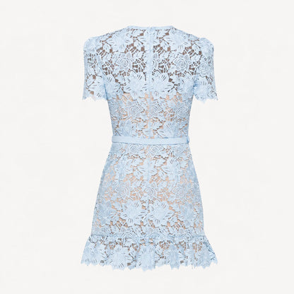 Robe florale brodée à manches courtes